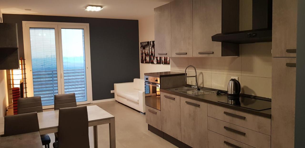 Condominio La Torre 2 Galliate Kültér fotó