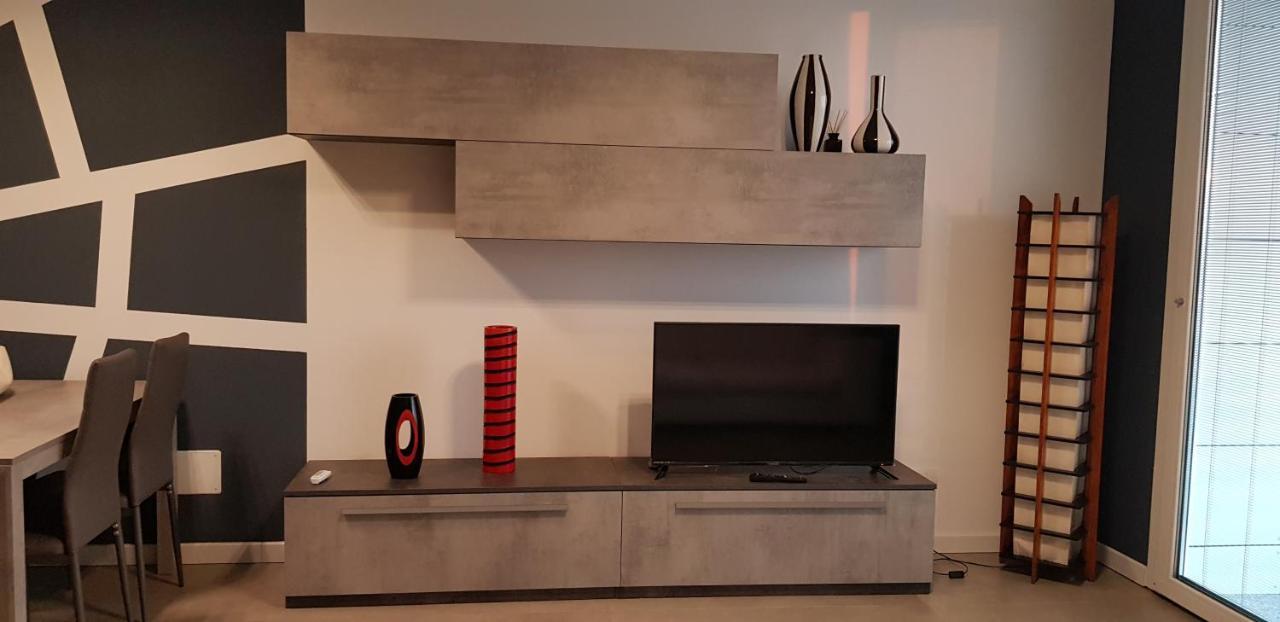 Condominio La Torre 2 Galliate Kültér fotó